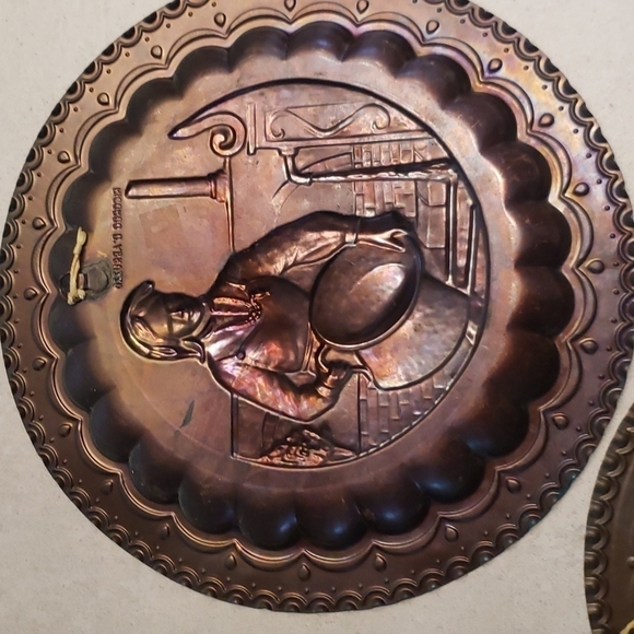 VINTAGE Set of 3 Pewter Hanging Decorative Plates Green Gold 'Ricordo D'Abruzzo' - Picture 7 of 11